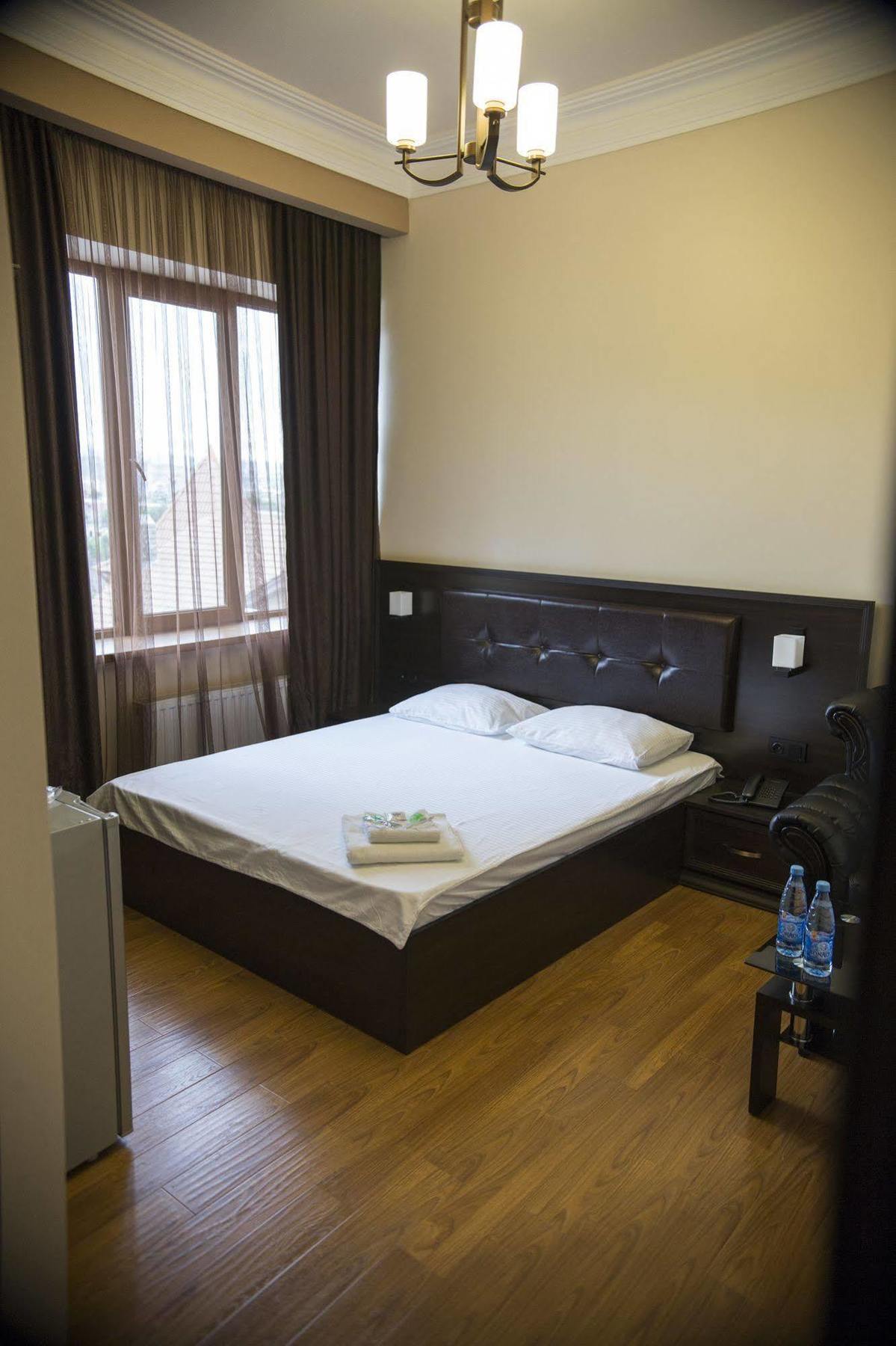 Capital Hotel Yerevan Exterior photo